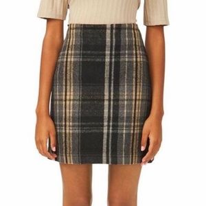 Riley & Rae Womens Sophia Black Plaid skirt